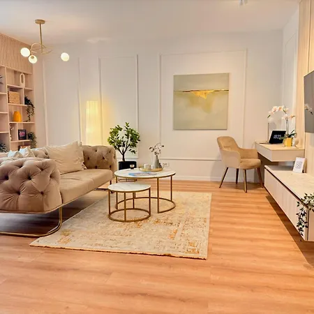 Finest Citycenter With Free Garage Lägenhet *