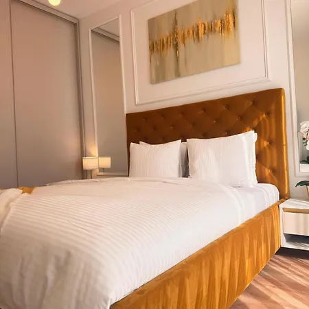 Finest Citycenter With Free Garage Lägenhet *