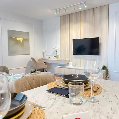 Finest Citycenter With Free Garage Apartamento *